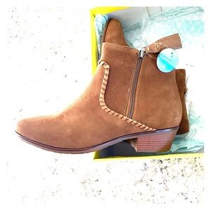 🆕 Jack Rogers suede booties